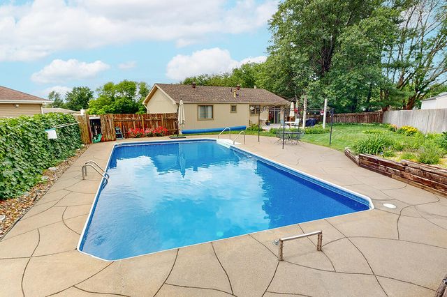 7901 LAUREL Court, La Vista, NE 68128