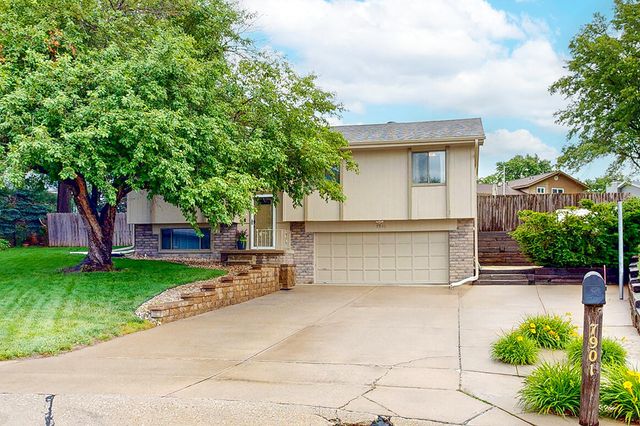 7901 LAUREL Court, La Vista, NE 68128