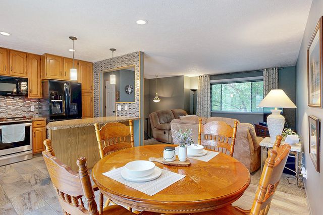 7901 LAUREL Court, La Vista, NE 68128