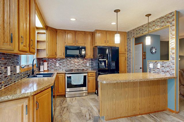 7901 LAUREL Court, La Vista, NE 68128