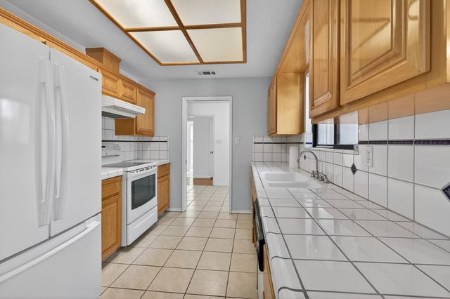 6836 Cumberland Pl, Stockton, CA 95219