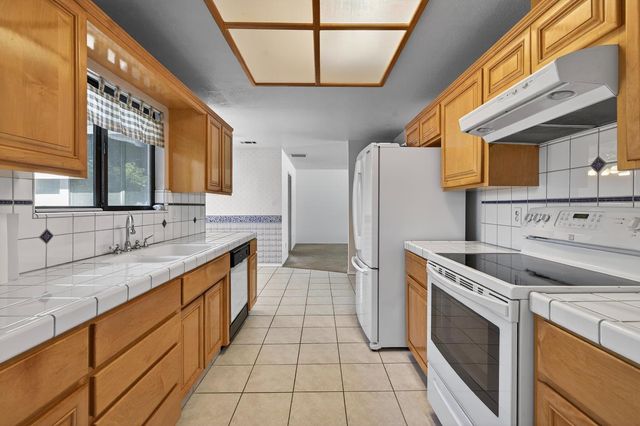 6836 Cumberland Pl, Stockton, CA 95219