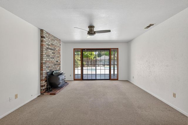 6836 Cumberland Pl, Stockton, CA 95219