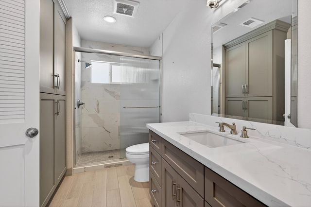 6836 Cumberland Pl, Stockton, CA 95219