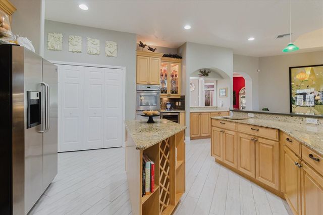 13510 WESTSHIRE DRIVE, Tampa, FL 33618