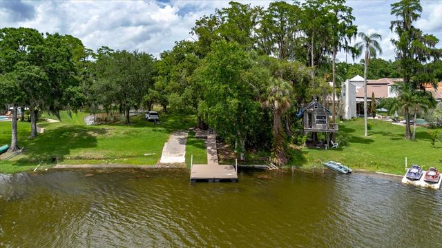 13510 WESTSHIRE DRIVE, Tampa, FL 33618