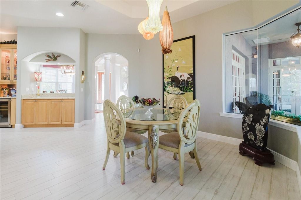 Image 18 of property listing at 13510 WESTSHIRE DRIVE, Tampa, FL 33618