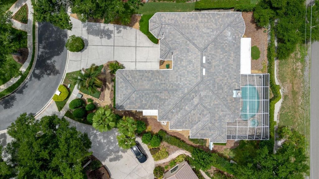 Image 3 of property listing at 13510 WESTSHIRE DRIVE, Tampa, FL 33618
