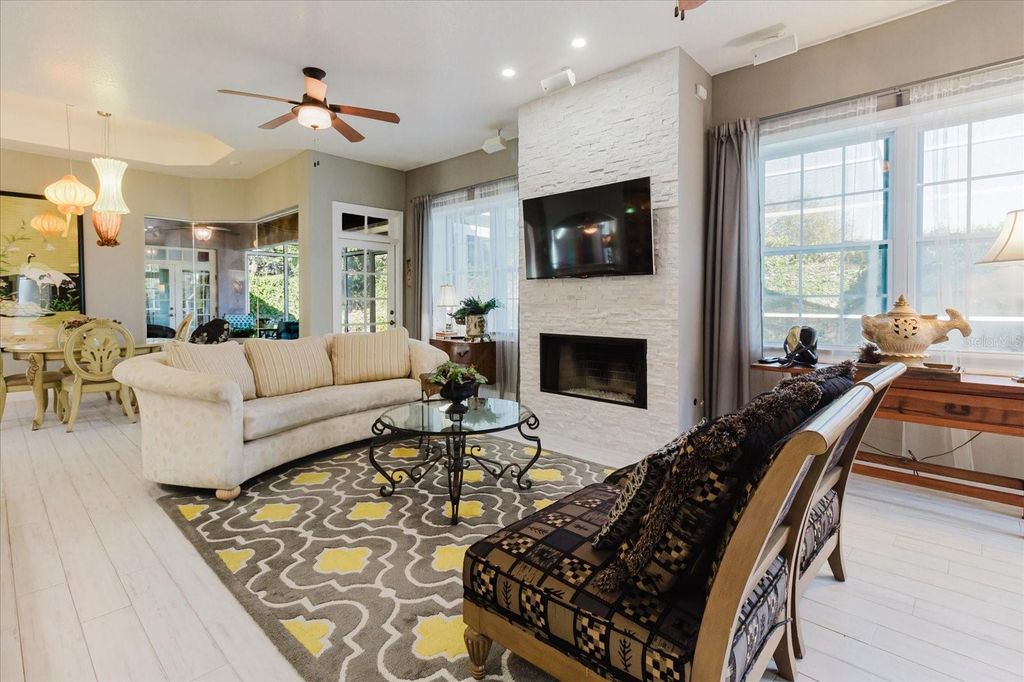 Image 22 of property listing at 13510 WESTSHIRE DRIVE, Tampa, FL 33618