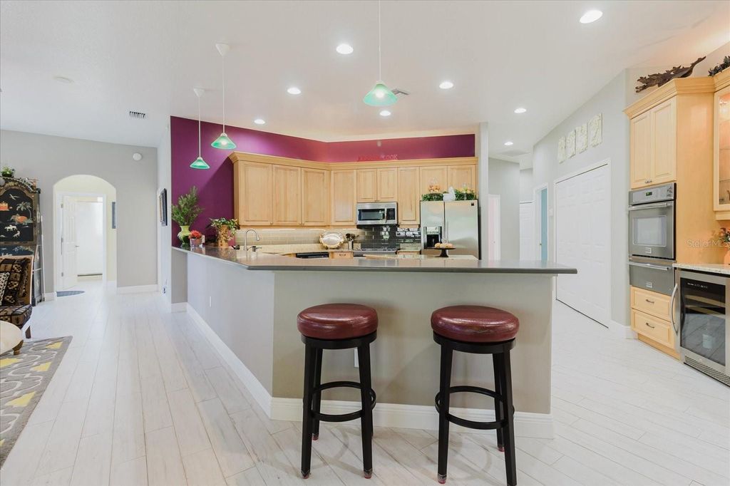 Image 24 of property listing at 13510 WESTSHIRE DRIVE, Tampa, FL 33618