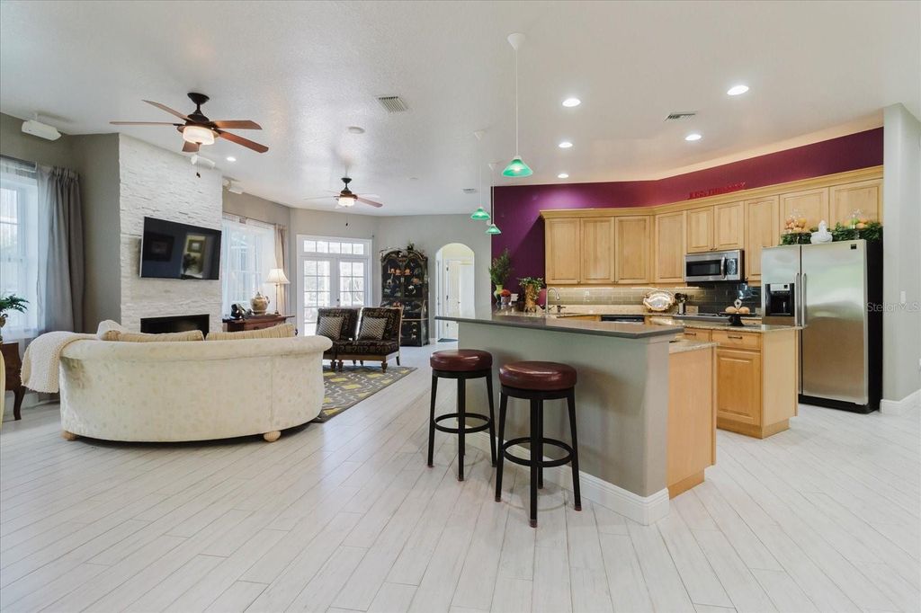 Image 25 of property listing at 13510 WESTSHIRE DRIVE, Tampa, FL 33618