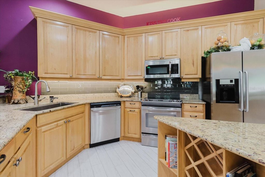 Image 29 of property listing at 13510 WESTSHIRE DRIVE, Tampa, FL 33618