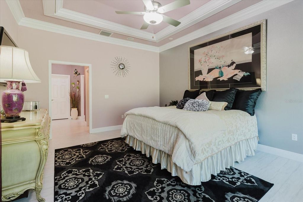 Image 34 of property listing at 13510 WESTSHIRE DRIVE, Tampa, FL 33618