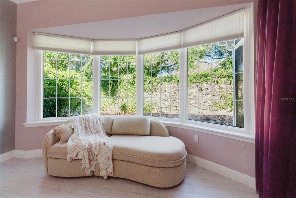 Image 36 of property listing at 13510 WESTSHIRE DRIVE, Tampa, FL 33618