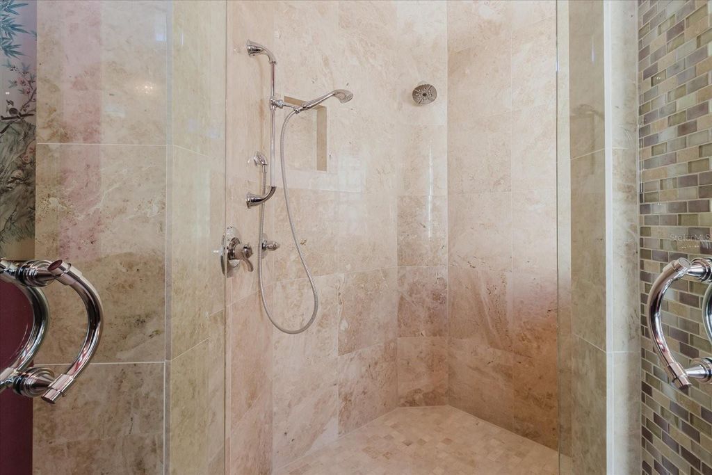 Image 43 of property listing at 13510 WESTSHIRE DRIVE, Tampa, FL 33618