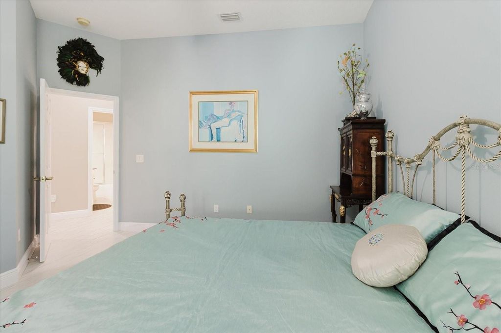 Image 59 of property listing at 13510 WESTSHIRE DRIVE, Tampa, FL 33618