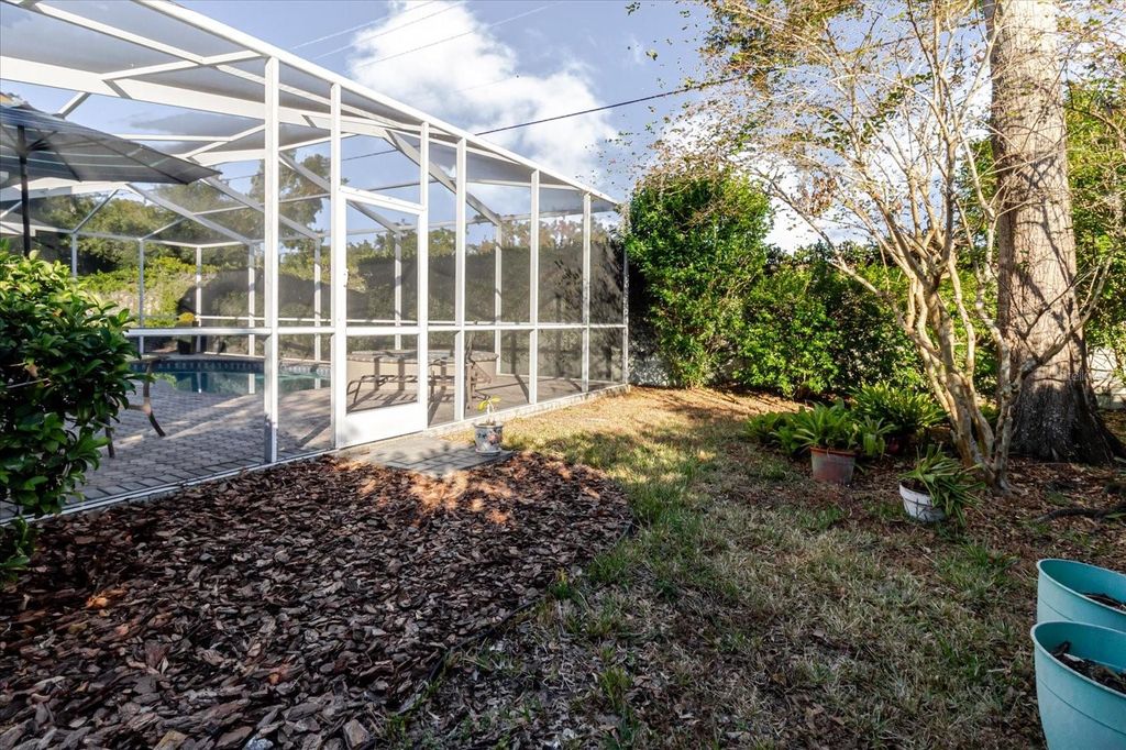 Image 77 of property listing at 13510 WESTSHIRE DRIVE, Tampa, FL 33618