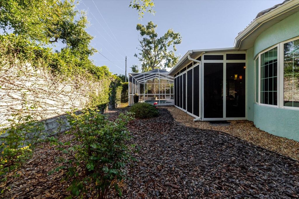 Image 78 of property listing at 13510 WESTSHIRE DRIVE, Tampa, FL 33618