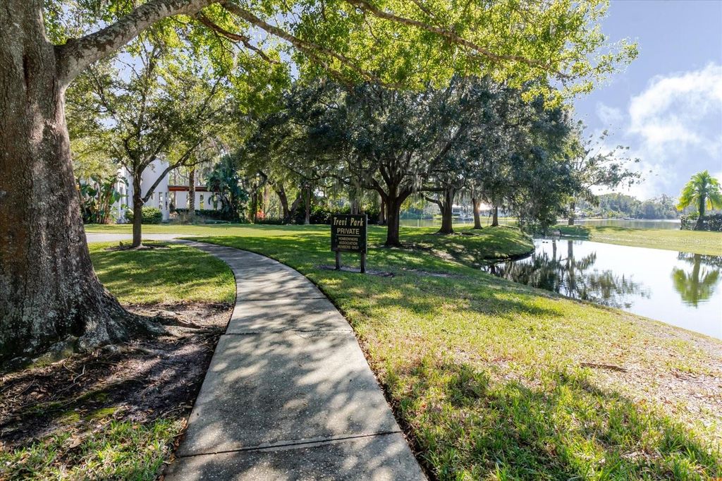 Image 82 of property listing at 13510 WESTSHIRE DRIVE, Tampa, FL 33618