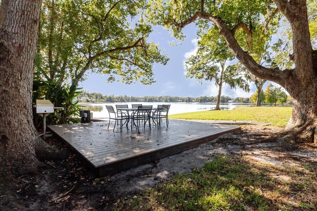 Image 84 of property listing at 13510 WESTSHIRE DRIVE, Tampa, FL 33618