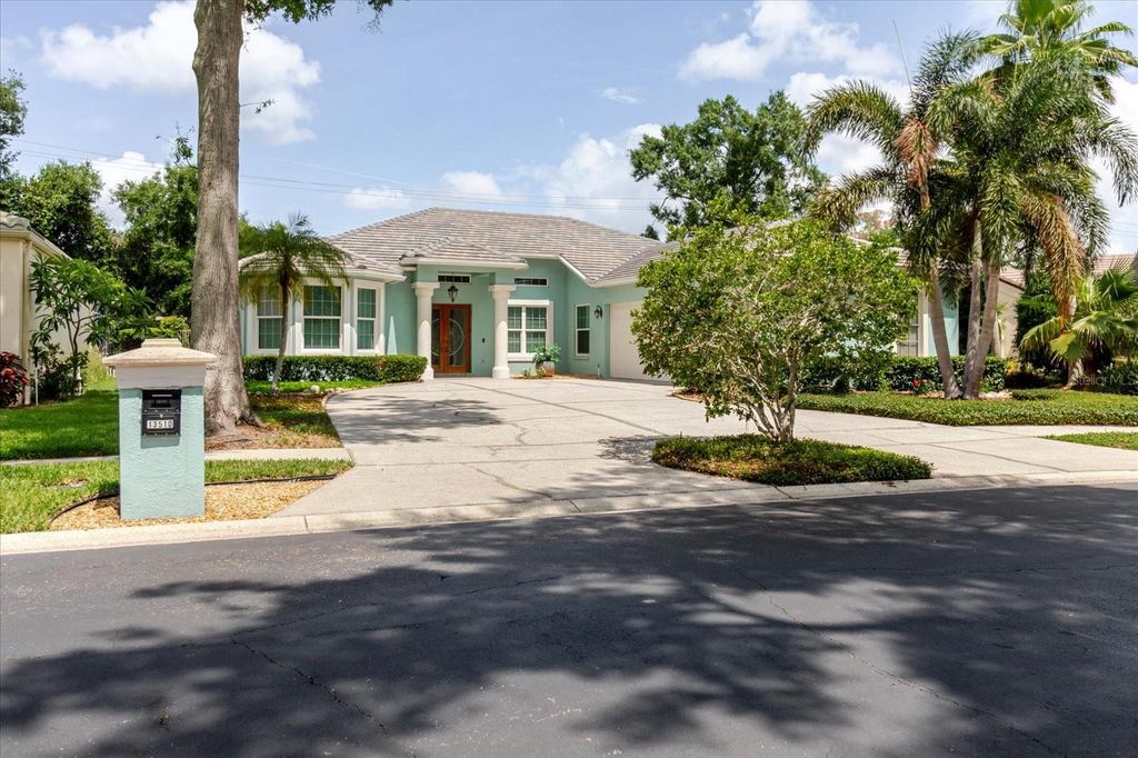 Image 95 of property listing at 13510 WESTSHIRE DRIVE, Tampa, FL 33618