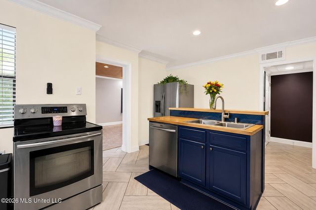 13450 E Schanbacher Road, Gulfport, MS 39503