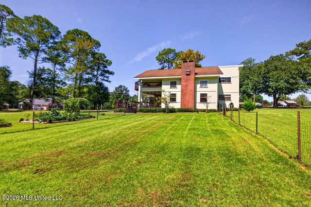 13450 E Schanbacher Road, Gulfport, MS 39503