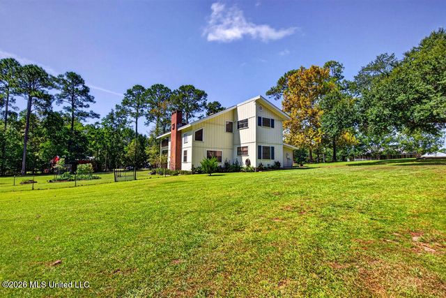 13450 E Schanbacher Road, Gulfport, MS 39503