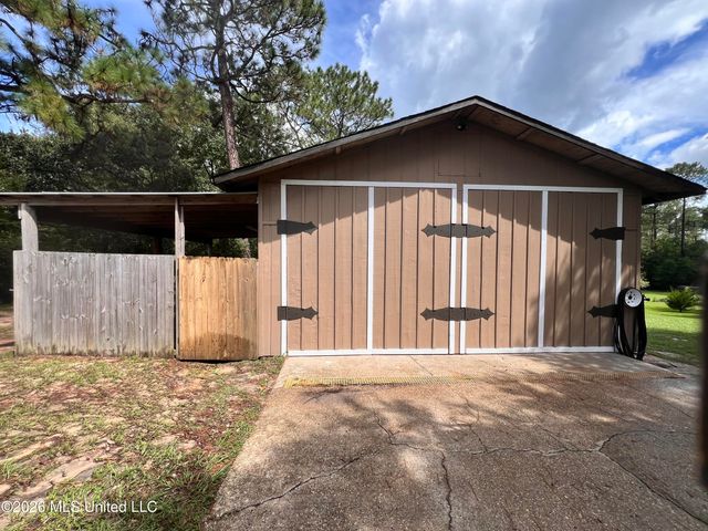13450 E Schanbacher Road, Gulfport, MS 39503
