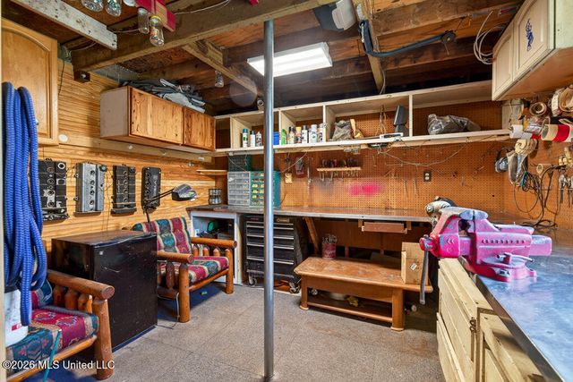 13450 E Schanbacher Road, Gulfport, MS 39503