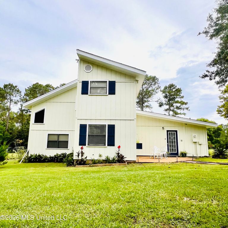 13450 E Schanbacher Road, Gulfport, MS 39503