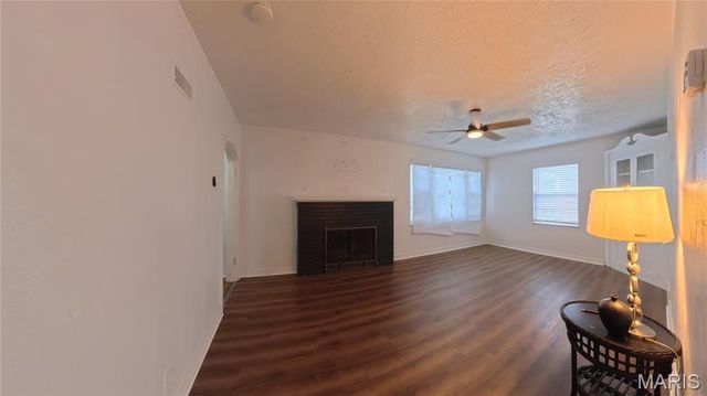 2121 W Main Street, Belleville, IL 62226