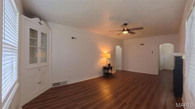 2121 W Main Street, Belleville, IL 62226
