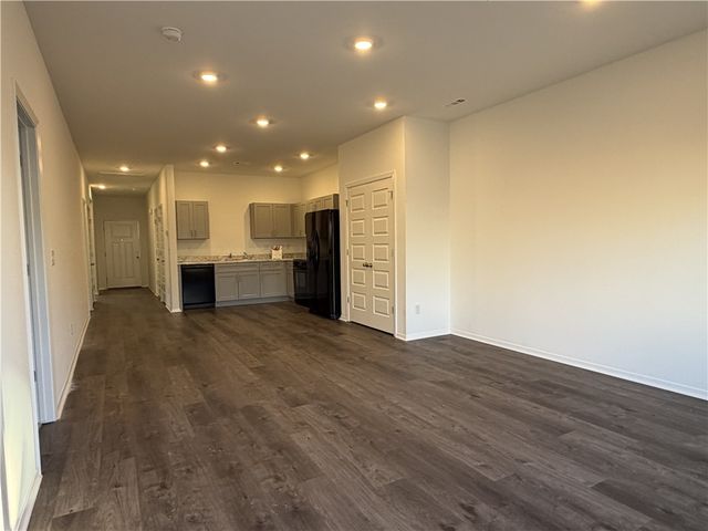 6808 SW Memphis Avenue, Bentonville, AR 72713