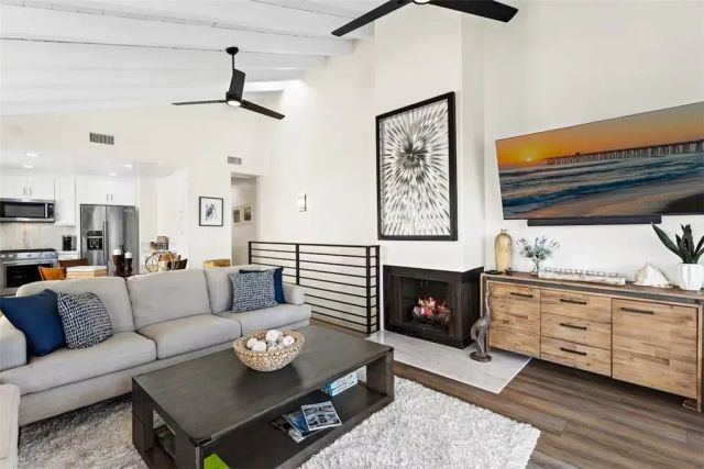 222 20th, Newport Beach, CA 92663