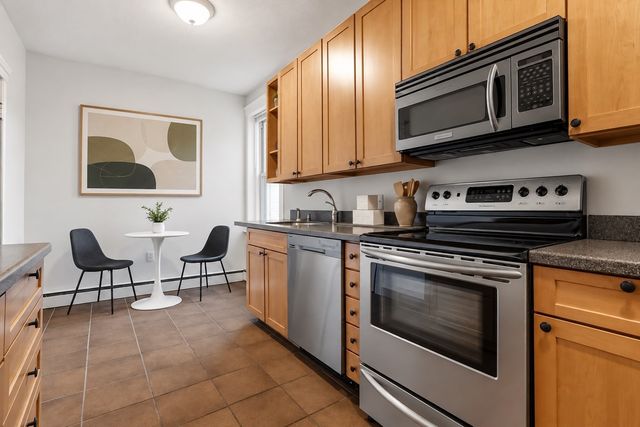 12 Ransom Rd 10, Boston, MA 02135