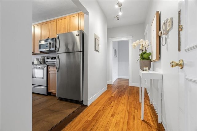 12 Ransom Rd 10, Boston, MA 02135