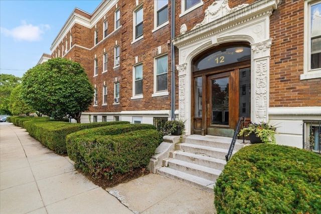 12 Ransom Rd 10, Boston, MA 02135