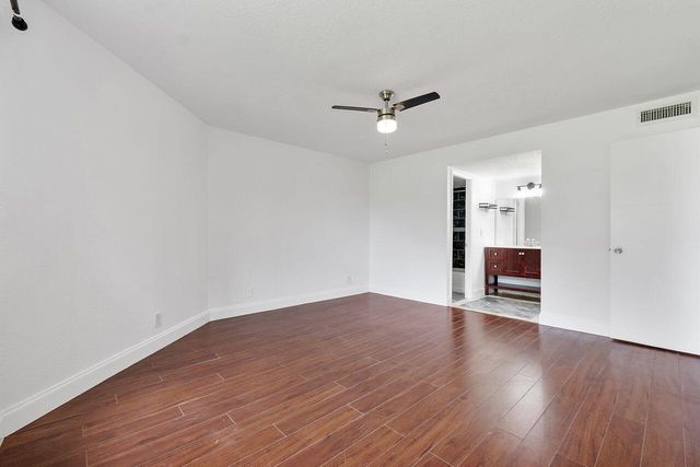 6260 S Falls Circle Drive 110, Lauderhill, FL 33319