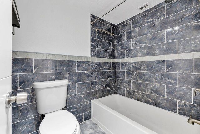 6260 S Falls Circle Drive 110, Lauderhill, FL 33319