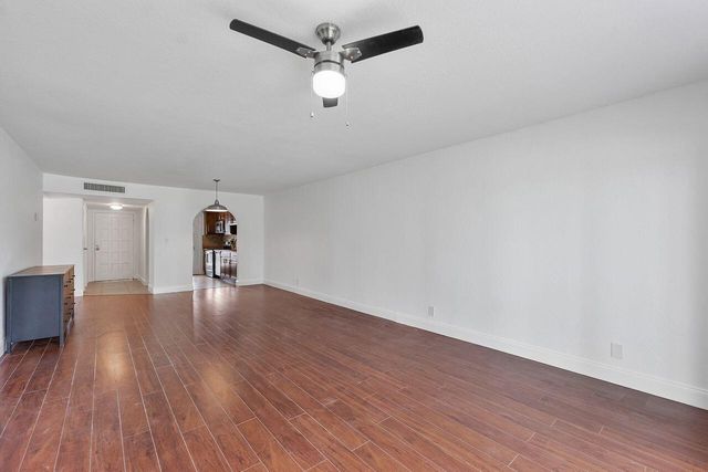 6260 S Falls Circle Drive 110, Lauderhill, FL 33319
