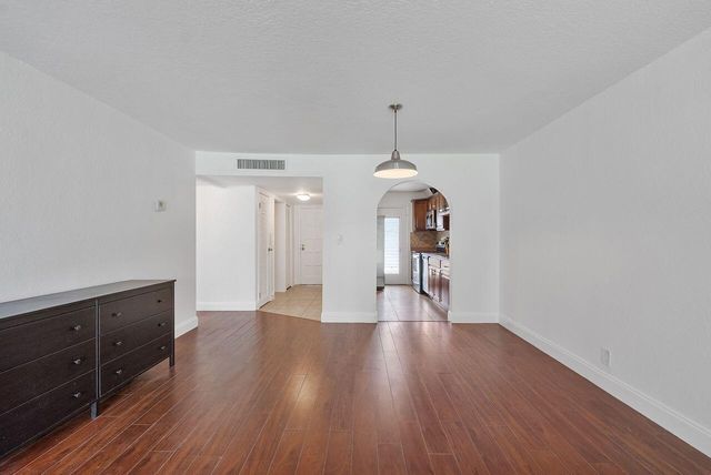 6260 S Falls Circle Drive 110, Lauderhill, FL 33319