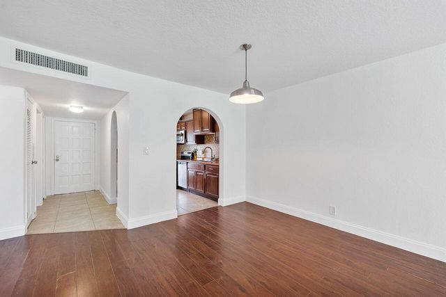 6260 S Falls Circle Drive 110, Lauderhill, FL 33319