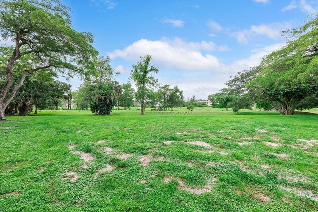 6260 S Falls Circle Drive 110, Lauderhill, FL 33319
