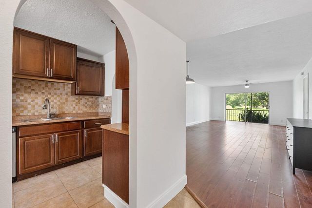 6260 S Falls Circle Drive 110, Lauderhill, FL 33319