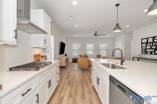 64 Mountain Vista Circle, Huntsville, AL 35811