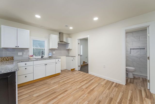1242 N Piatt Ave, Wichita, KS 67214