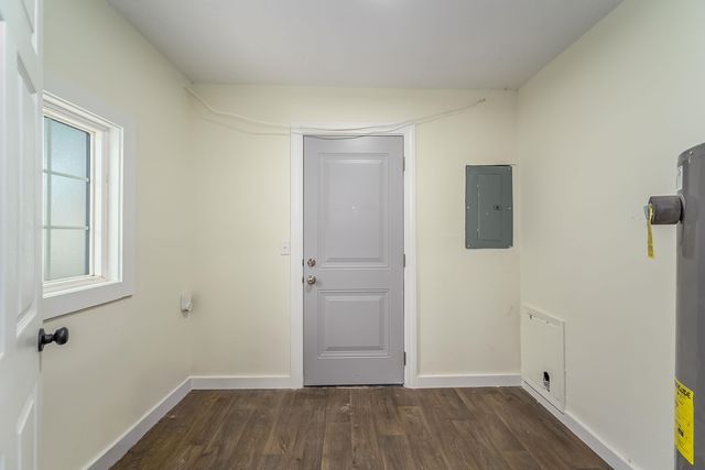 1242 N Piatt Ave, Wichita, KS 67214