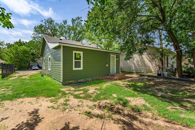 1242 N Piatt Ave, Wichita, KS 67214