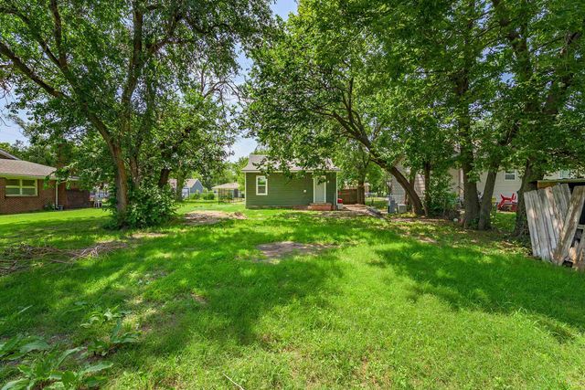 1242 N Piatt Ave, Wichita, KS 67214